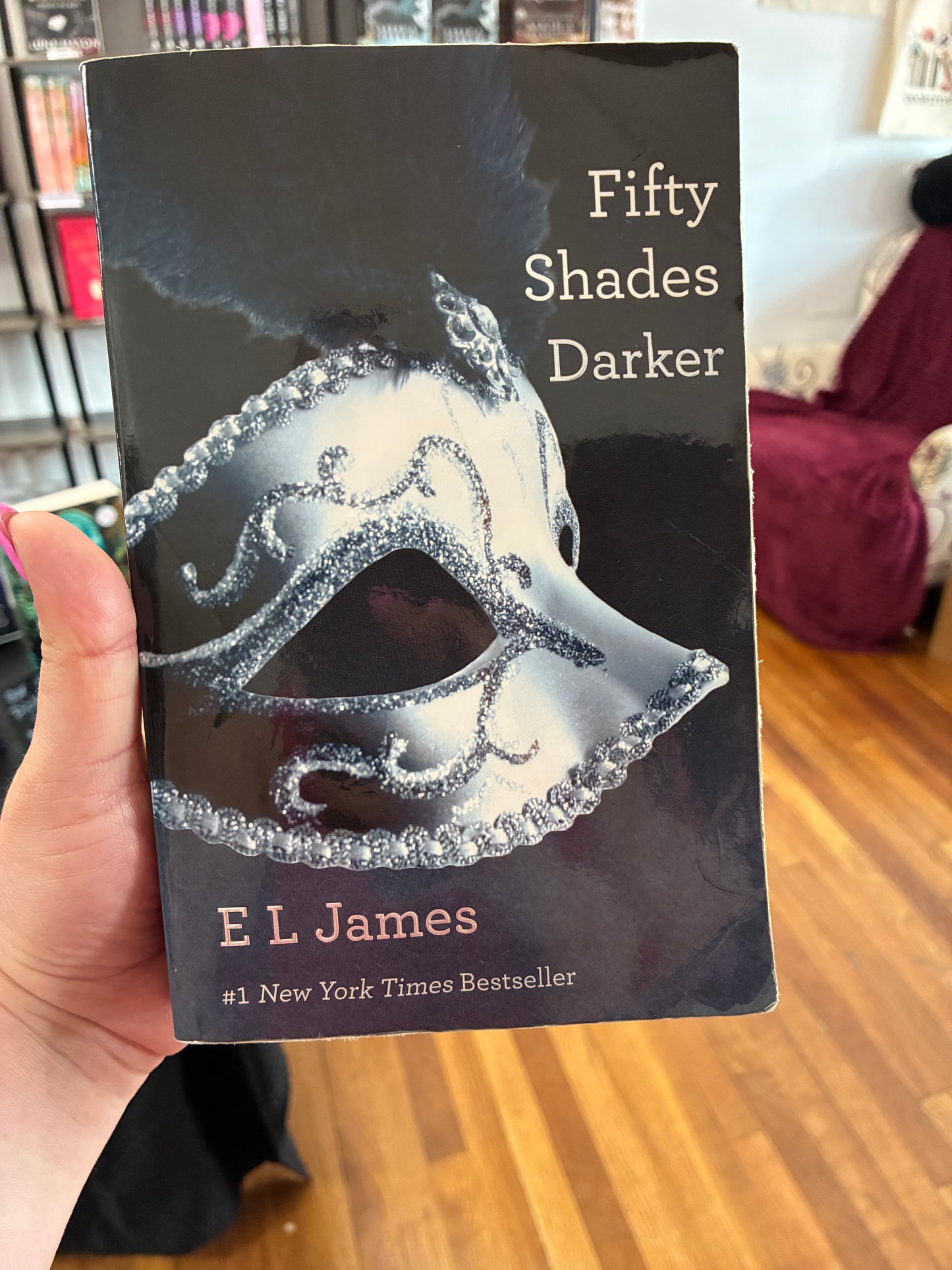 Fifty Shades Darker by EL James