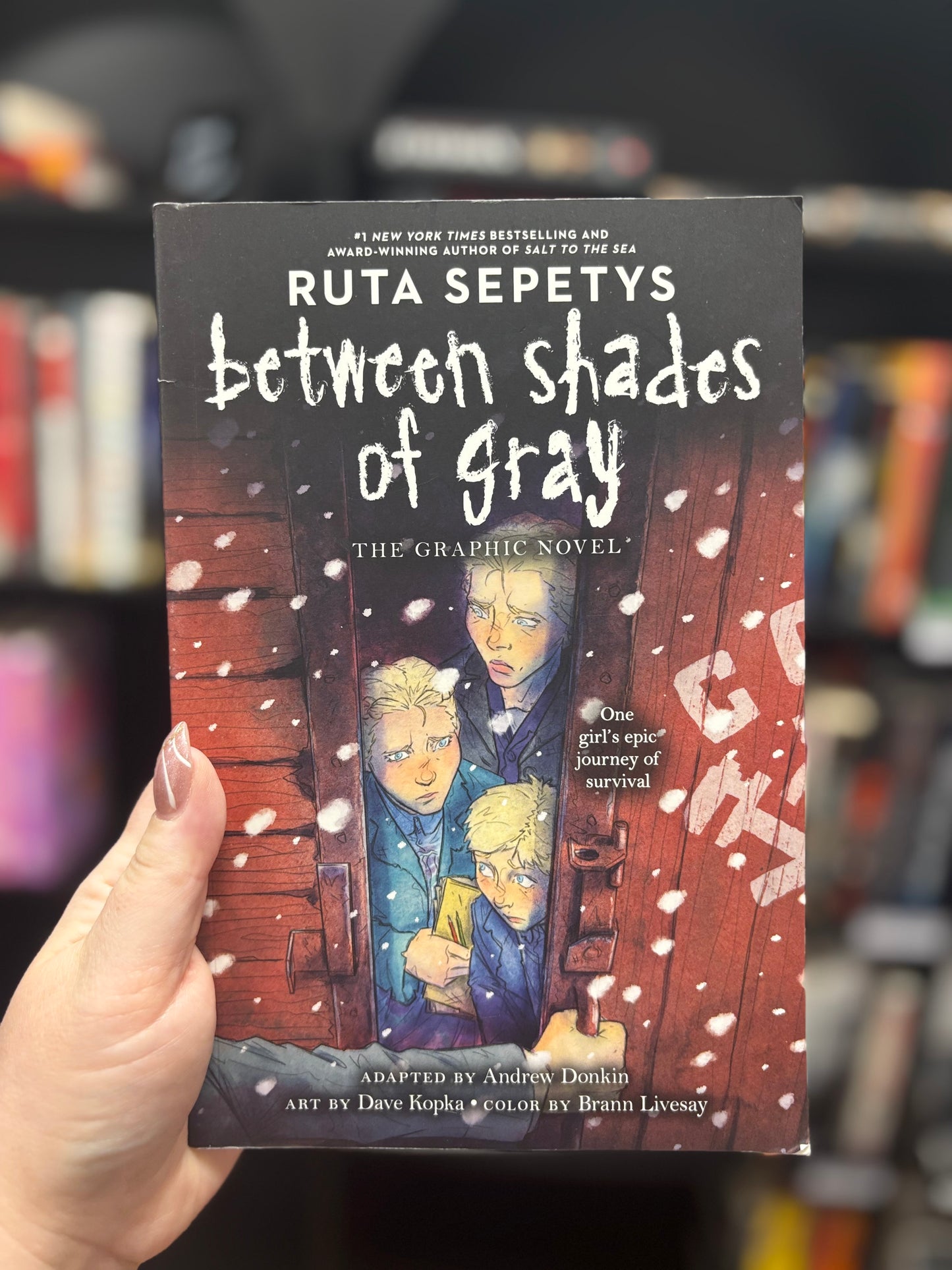 Between Shades of Gray by Ruth Sepetys (Graphic Novel)