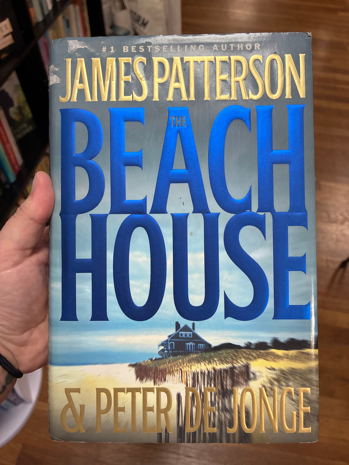 The Beach House by James Patterson and Peter Dejonge
